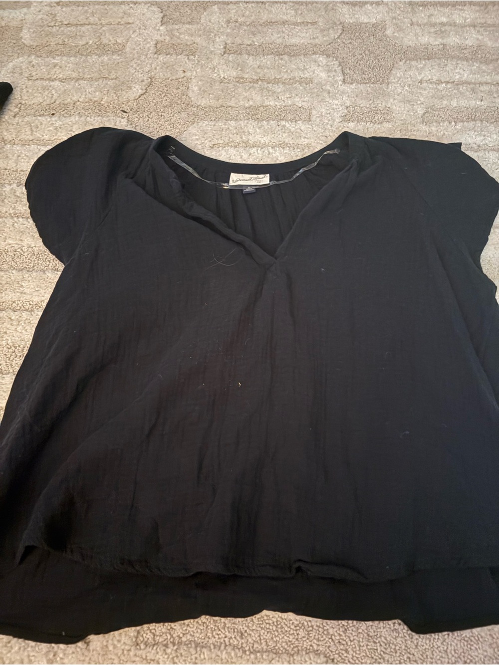 Universal Thread Black V-Neck Short Sleeve Blouse